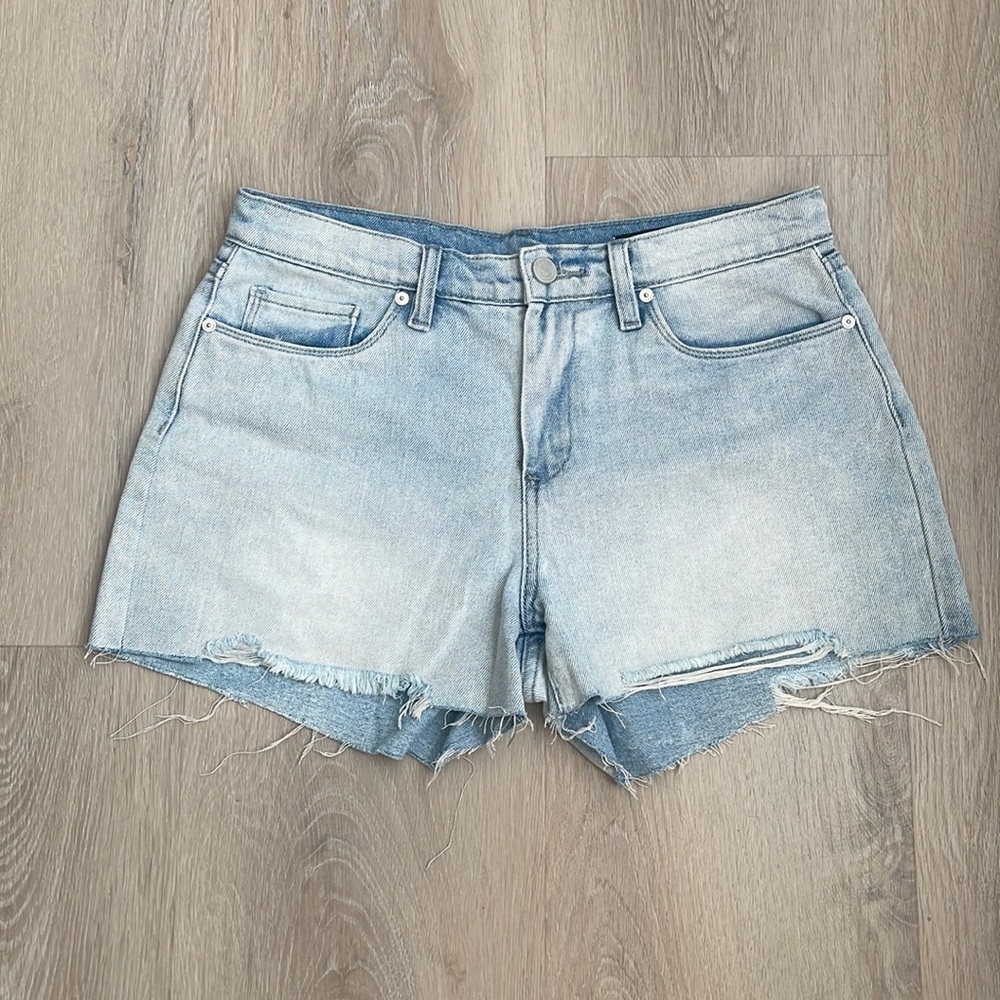 BLANKNYC Womens the Essex classic cut off denim shorts